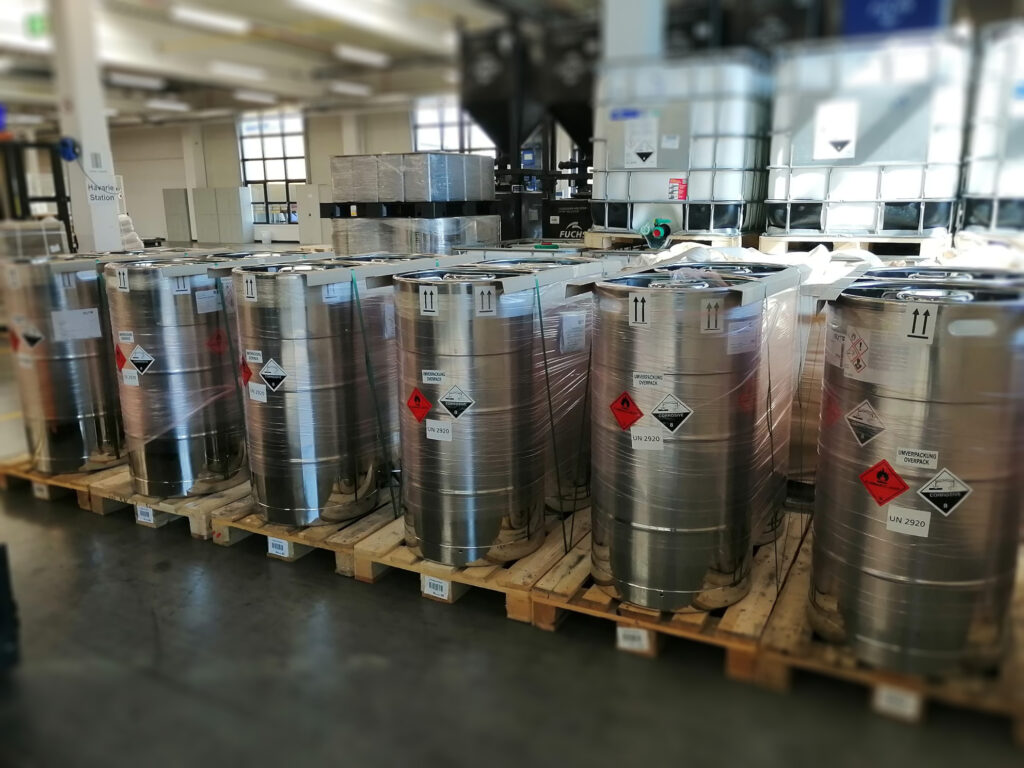 2.4 tons of our high quality electrolyte in 200 L drums have made their way to one of our European customers